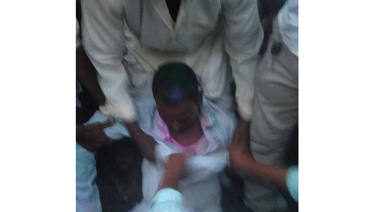 ಭಕ್ತನ ಕಾಲಿನ ಮೇಲೆ ಹರಿದ ರಥದ ಗಾಲಿ ಭಕ್ತನ ಕಾಲಿನ ಮೇಲೆ ಹರಿದ ರಥದ ಗಾಲಿ