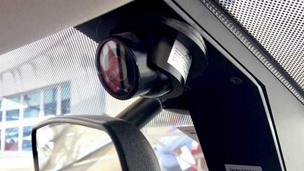 ദുബായിലെ എല്ലാ ടാക്സികളിലും നിരീക്ഷണ ക്യാമറകള് സ്ഥാപിക്കുന്നു ദുബായിലെ എല്ലാ ടാക്സികളിലും നിരീക്ഷണ ക്യാമറകള് സ്ഥാപിക്കുന്നു