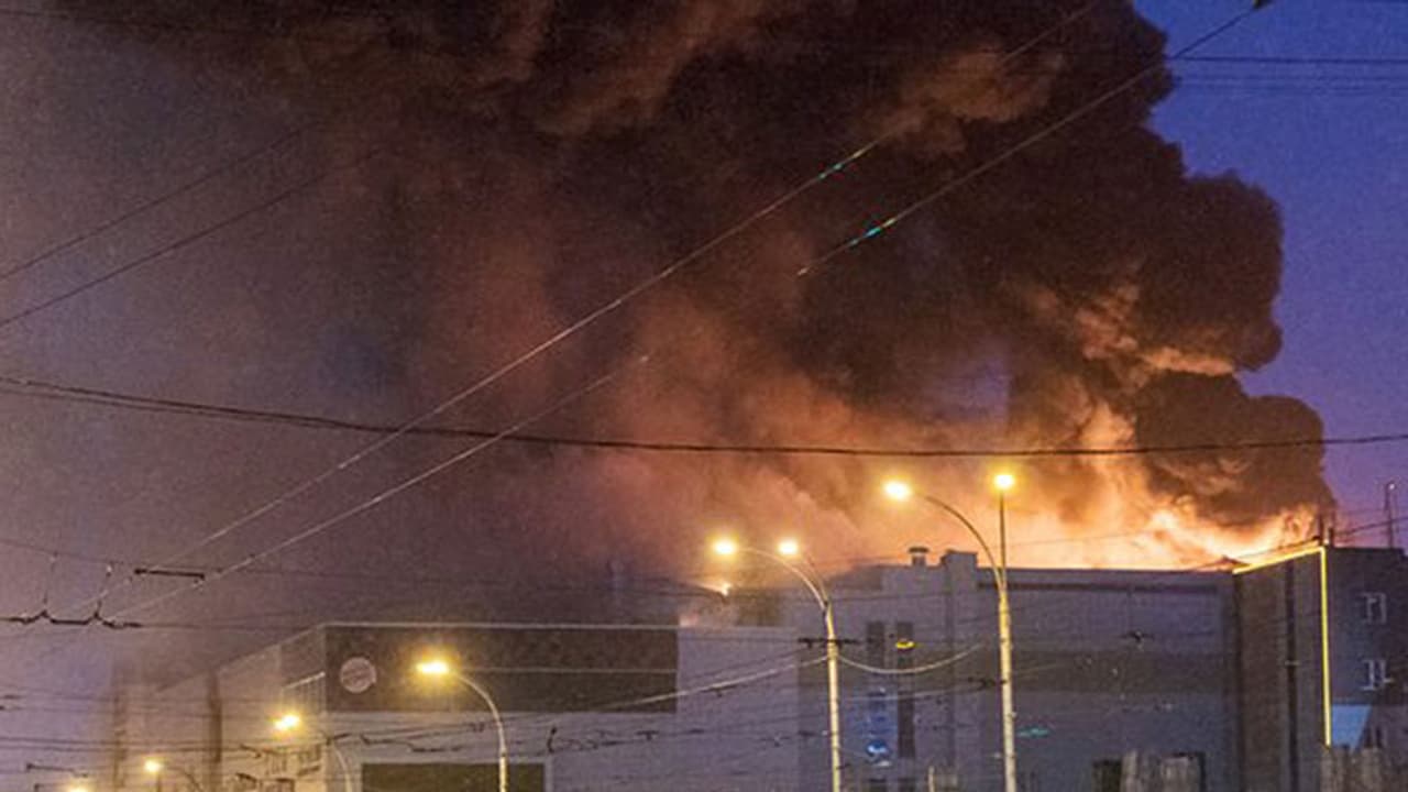 Massive fire at Mumbai mall: 2 firemen injured; 3,500 people evacuated from adjacent building