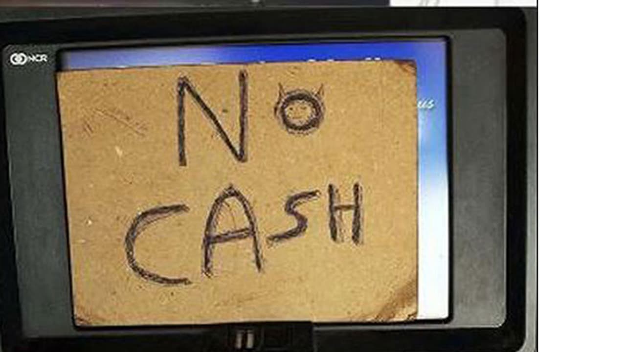 ನೋಟು ರದ್ದಾಗಿ 6 ತಿಂಗಳು: ಎಟಿಎಂಗಳಿನ್ನೂ ಖಾಲಿ ಖಾಲಿ