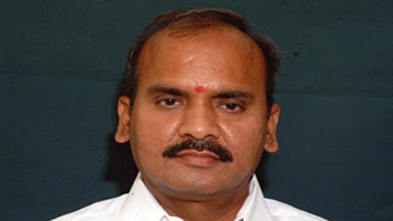 రాజధానిపై జగన్, కేంద్రం ప్రభుత్వం క్లారిటీ ఇవ్వాలి: మాజీమంత్రి ప్రత్తిపాటి