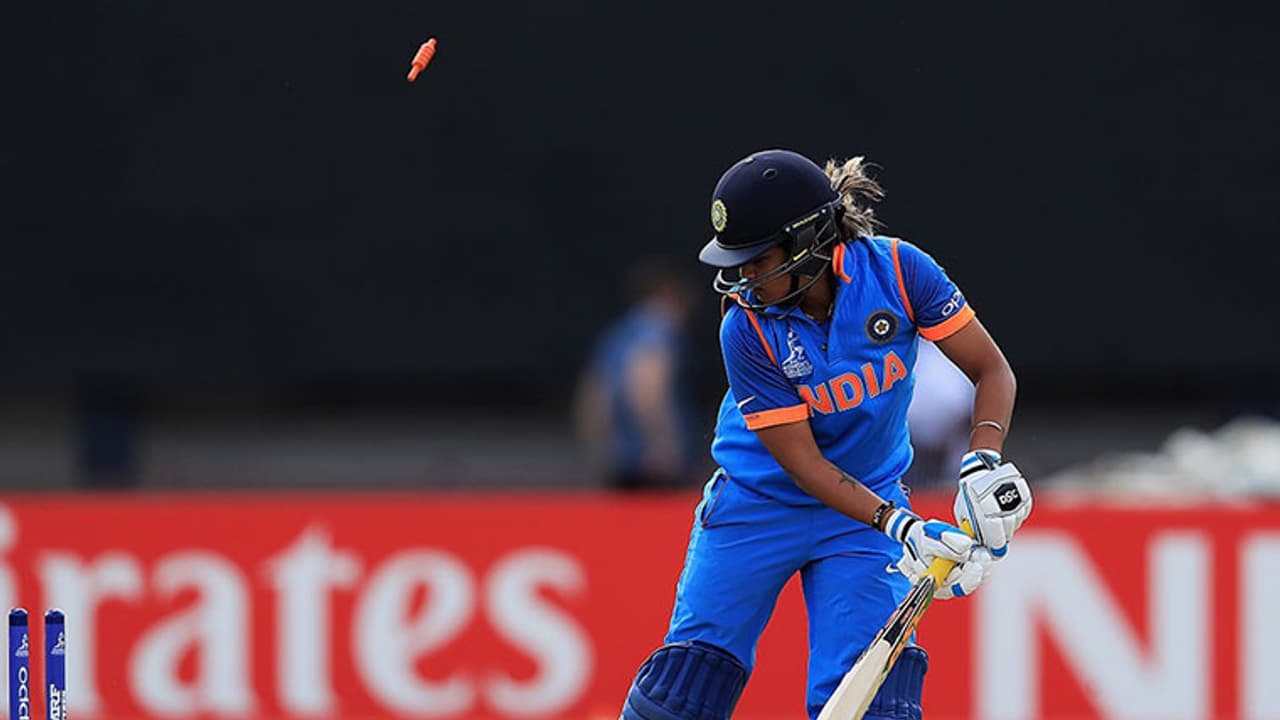 വനിത ലോകകപ്പ്: ഇന്ത്യയ്ക്ക് ദക്ഷിണാഫ്രിക്കയോട് തോല്വി വനിത ലോകകപ്പ്: ഇന്ത്യയ്ക്ക് ദക്ഷിണാഫ്രിക്കയോട് തോല്വി