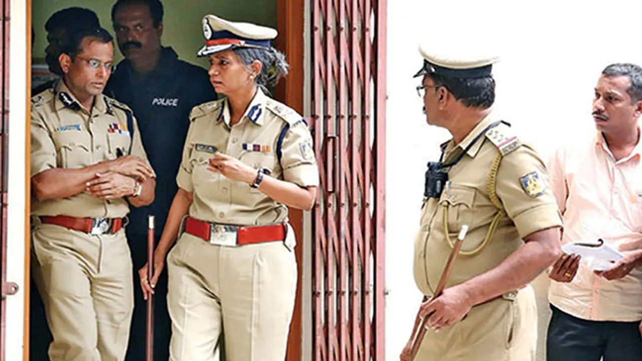 ಶೀಘ್ರ ಪೊಲೀಸ್ ವೇತನ ಹೆಚ್ಚಳ : ಡಿಜಿಪಿ ನೀಲಮಣಿ ರಾಜು ಭರವಸೆ ಶೀಘ್ರ ಪೊಲೀಸ್ ವೇತನ ಹೆಚ್ಚಳ : ಡಿಜಿಪಿ ನೀಲಮಣಿ ರಾಜು ಭರವಸೆ