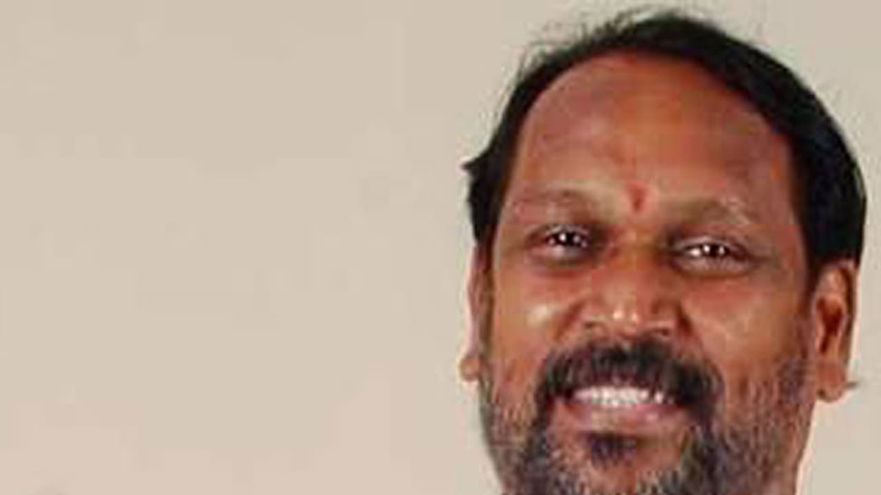 రు.20 వేల కోట్ల విలువైన భూములు కాజేశారు,కాస్త చూడండి సార్! రు.20 వేల కోట్ల విలువైన భూములు కాజేశారు,కాస్త చూడండి సార్!