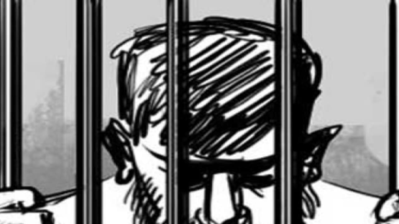 போலீஸுக்கு டிமிக்கி கொடுத்து எஸ்கேப் ஆன சிறைக்கைதி 14 வருடங்களுக்குப் பிறகு மீண்டும் கைது… போலீஸுக்கு டிமிக்கி கொடுத்து எஸ்கேப் ஆன சிறைக்கைதி 14 வருடங்களுக்குப் பிறகு மீண்டும் கைது…