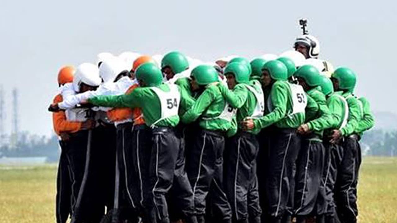 ഒരു ബുള്ളറ്റില് 58 പേര്; ഇത് ഇന്ത്യന് ആര്മിയുടെ റെക്കോര്ഡ് ഒരു ബുള്ളറ്റില് 58 പേര്; ഇത് ഇന്ത്യന് ആര്മിയുടെ റെക്കോര്ഡ്