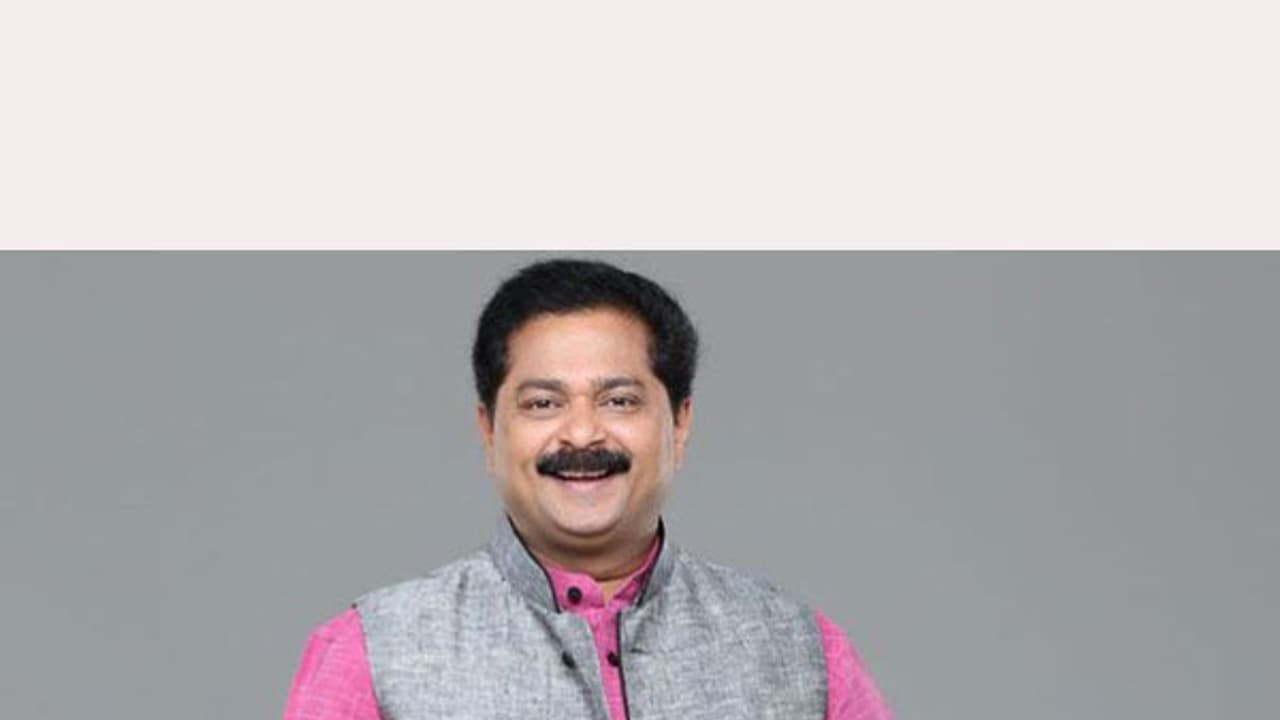 ശിവസേന പാർട്ടി സെക്രട്ടറി ആദേശ് ബന്ദേക്കറിന് മഹാരാഷ്ട്ര സർക്കാർ സഹമന്ത്രി പദവി ശിവസേന പാർട്ടി സെക്രട്ടറി ആദേശ് ബന്ദേക്കറിന് മഹാരാഷ്ട്ര സർക്കാർ സഹമന്ത്രി പദവി