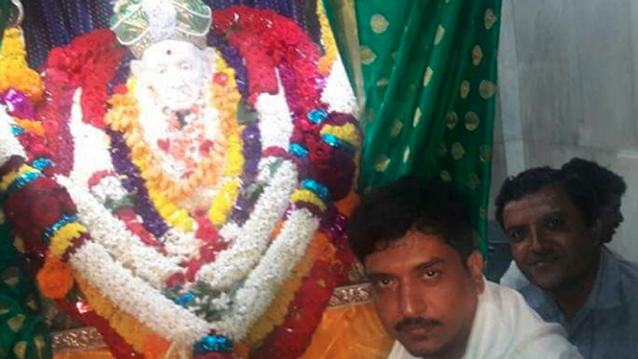 ಬಿಜೆಪಿ ನಾಯಕ ರಹೀಂ ಉಚ್ಚಿಲ್'ರನ್ನು ಶ್ರೀ ಶ್ರೀ ರಹೀಮ್ ಪೂಜಾರಿಯನ್ನಾಗಿ ಮಾಡಿದ ಫೇಸ್ಬುಕ್ ಪೋಸ್ಟ್..! ಬಿಜೆಪಿ ನಾಯಕ ರಹೀಂ ಉಚ್ಚಿಲ್'ರನ್ನು ಶ್ರೀ ಶ್ರೀ ರಹೀಮ್ ಪೂಜಾರಿಯನ್ನಾಗಿ ಮಾಡಿದ ಫೇಸ್ಬುಕ್ ಪೋಸ್ಟ್..!