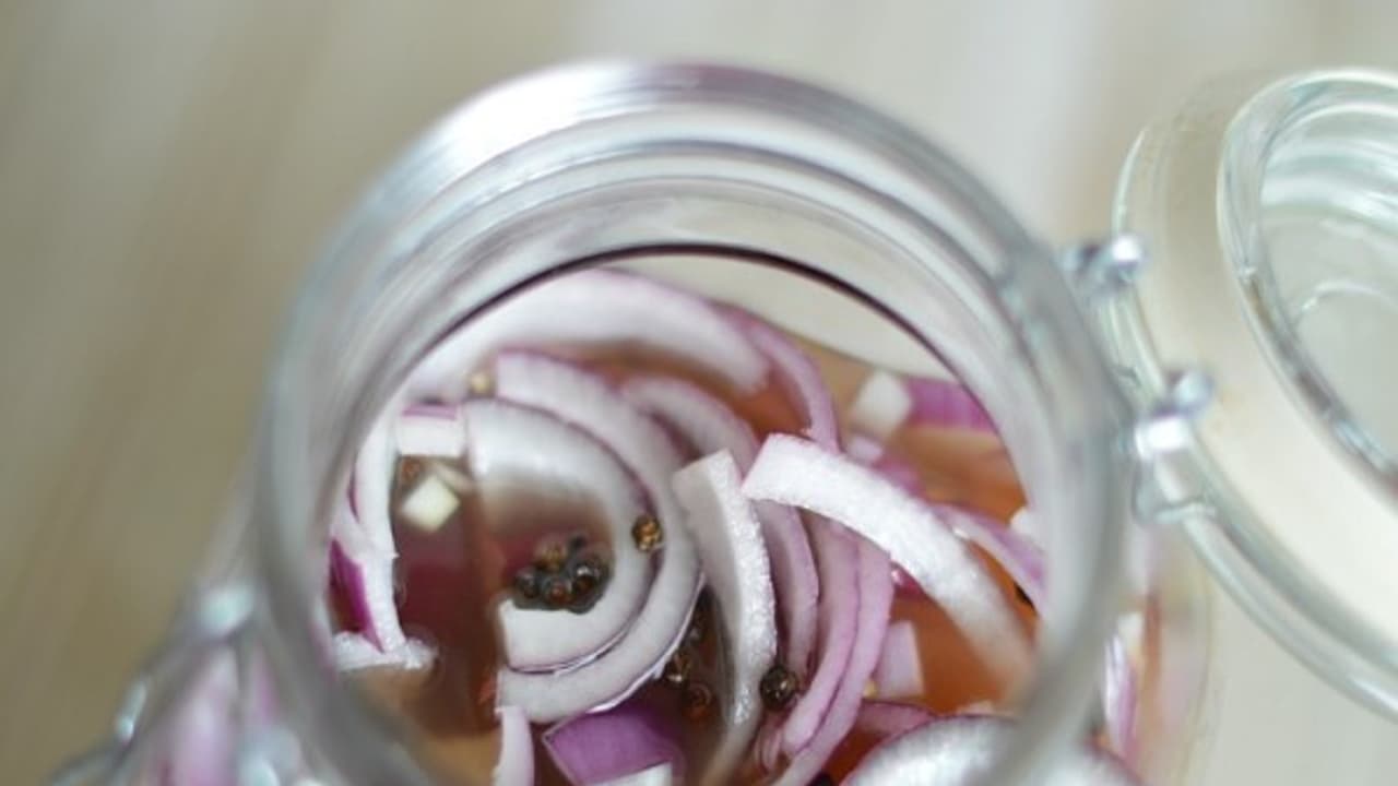 தேனில் ஊறவைத்த வெங்காயத்தை சாப்பிட்டால் இவ்வளவு நன்மைகள் கிடைக்கும்... தேனில் ஊறவைத்த வெங்காயத்தை சாப்பிட்டால் இவ்வளவு நன்மைகள் கிடைக்கும்...