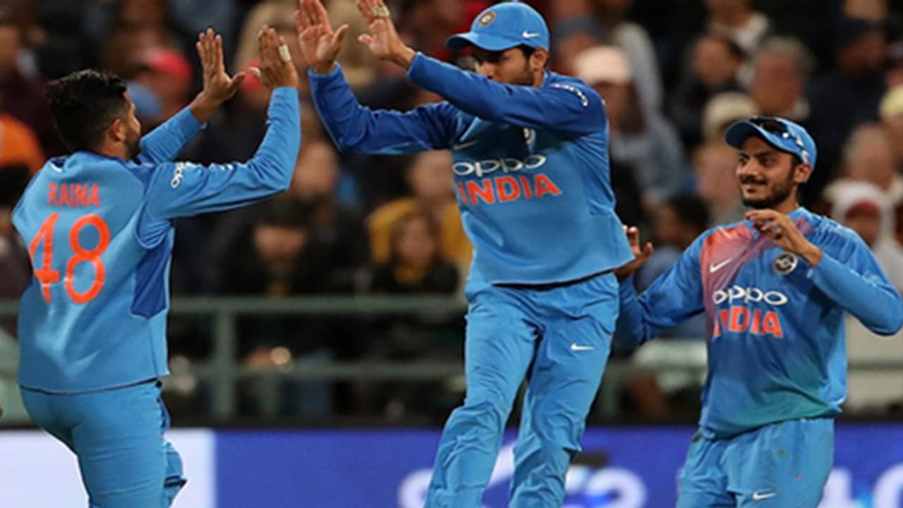 ರೋಚಕ ಜಯದೊಂದಿಗೆ ಸರಣಿ ಗೆದ್ದ ಭಾರತ :ಗೆಲುವು ತಂದುಕೊಟ್ಟ ಭುವಿ ರೋಚಕ ಜಯದೊಂದಿಗೆ ಸರಣಿ ಗೆದ್ದ ಭಾರತ :ಗೆಲುವು ತಂದುಕೊಟ್ಟ ಭುವಿ