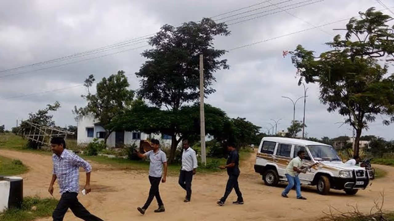 Allies to foes: What went wrong between the police and Nayeem? Allies to foes: What went wrong between the police and Nayeem?