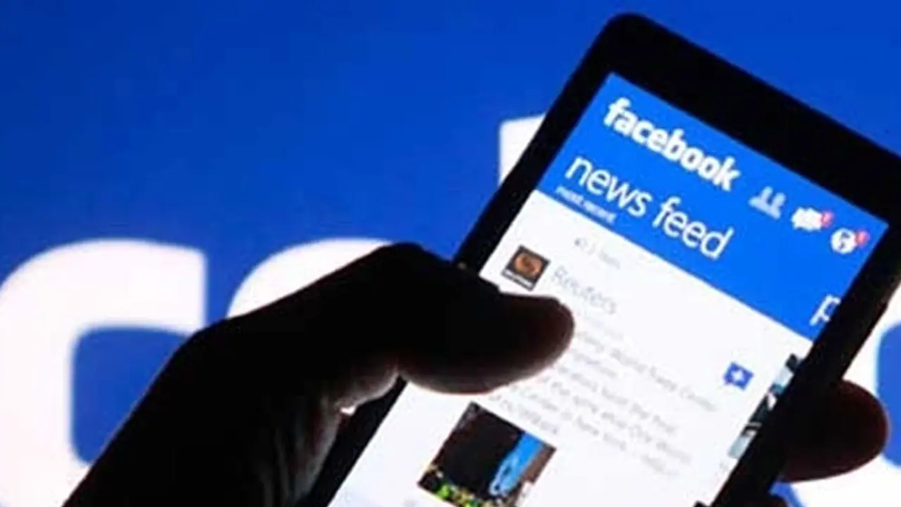 മറ്റൊരു യുവതിയ്ക്കായി കാമുകിയെ ഒഴിവാക്കാനുള്ള ശ്രമം പൊളിക്കാന് ഫേസ്ബുക്ക് ക്യാംപയിന് മറ്റൊരു യുവതിയ്ക്കായി കാമുകിയെ ഒഴിവാക്കാനുള്ള ശ്രമം പൊളിക്കാന് ഫേസ്ബുക്ക് ക്യാംപയിന്