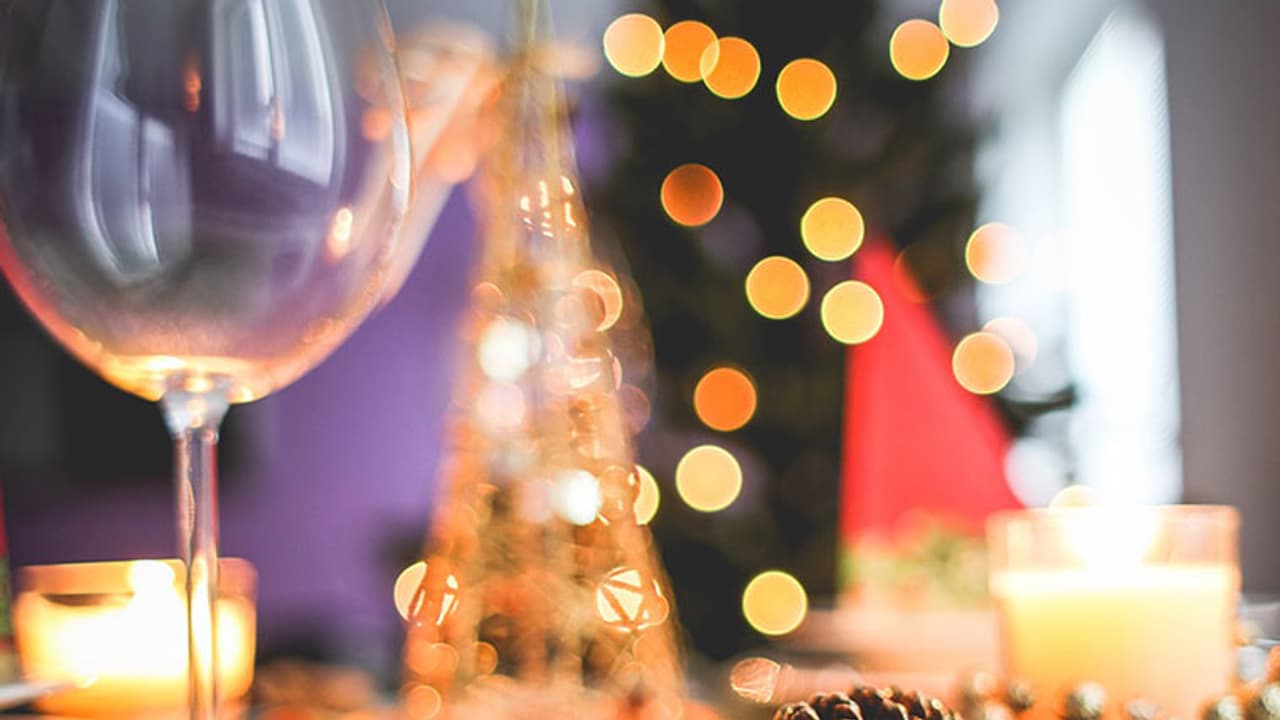 4 ways to behave at office parties 4 ways to behave at office parties