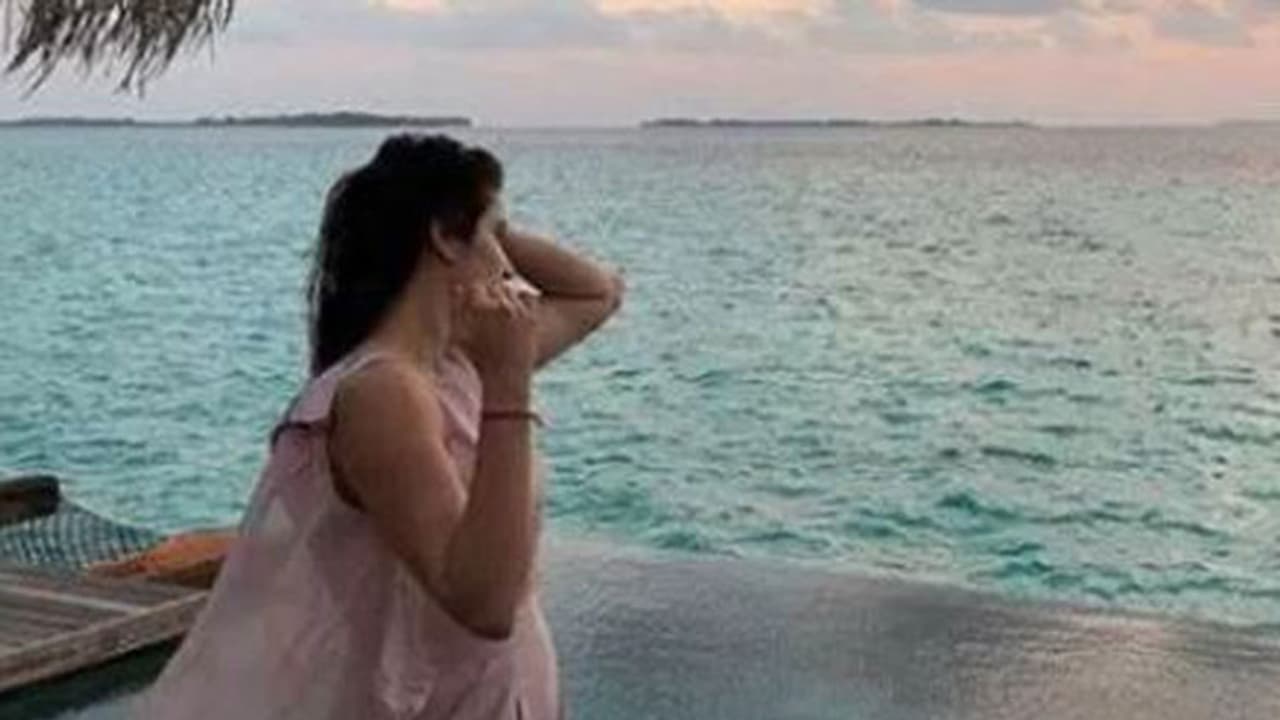 ಭರ್ಜರಿ ಹನಿಮೂನ್ ಮೂಡ್'ನಲ್ಲಿ ಜ್ಯಾಕ್ ಸಾಗರಿಕಾ ಜೋಡಿ; ಅಪರೂಪದ ಫೋಟೋಗಳು ನಿಮಗಾಗಿ ಭರ್ಜರಿ ಹನಿಮೂನ್ ಮೂಡ್'ನಲ್ಲಿ ಜ್ಯಾಕ್ ಸಾಗರಿಕಾ ಜೋಡಿ; ಅಪರೂಪದ ಫೋಟೋಗಳು ನಿಮಗಾಗಿ