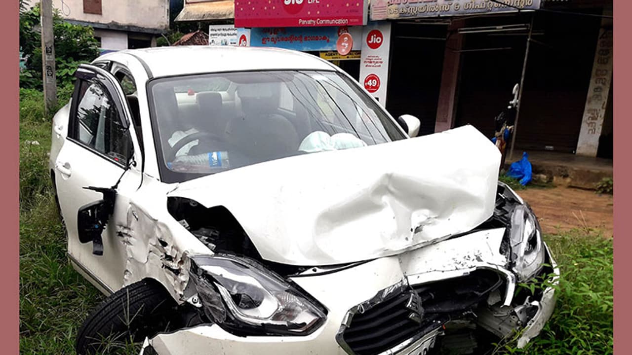 ആലപ്പുഴയില് മൂന്ന് വാഹനങ്ങള് തമ്മില് കൂട്ടിയിടിച്ചു; അഞ്ച് പേര്ക്ക് പരിക്ക് ആലപ്പുഴയില് മൂന്ന് വാഹനങ്ങള് തമ്മില് കൂട്ടിയിടിച്ചു; അഞ്ച് പേര്ക്ക് പരിക്ക്