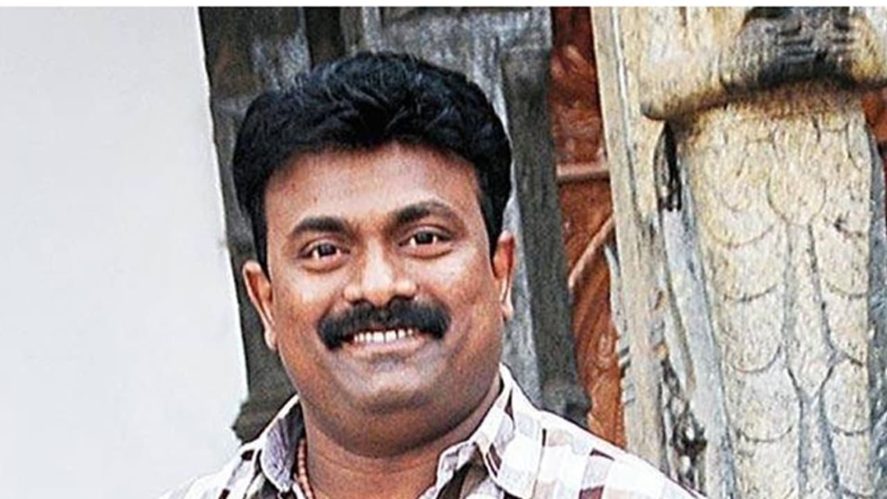 ദീലീപിനെ പുറത്താക്കിയത് കൂട്ടായ തീരുമാനമെന്ന് കലാഭവന് ഷാജോണ് ദീലീപിനെ പുറത്താക്കിയത് കൂട്ടായ തീരുമാനമെന്ന് കലാഭവന് ഷാജോണ്