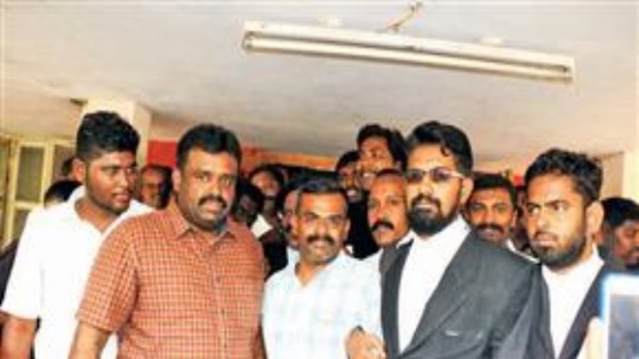 தமிழக அரசை விமர்சித்த ‘கார்ட்டூனிஸ்டு’ பாலா ஜாமினில் விடுதலை – நீதிமன்றம் அதிரடி உத்தரவு… தமிழக அரசை விமர்சித்த ‘கார்ட்டூனிஸ்டு’ பாலா ஜாமினில் விடுதலை – நீதிமன்றம் அதிரடி உத்தரவு…