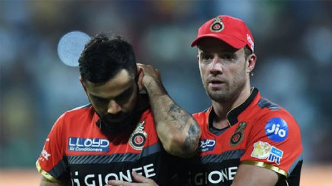 பிளே ஆஃப் வாய்ப்பை இழந்த ஆர்சிபி!! ஹைதராபாத்தின் அபார பவுலிங்கில் வீழ்ந்த பெங்களூரு பிளே ஆஃப் வாய்ப்பை இழந்த ஆர்சிபி!! ஹைதராபாத்தின் அபார பவுலிங்கில் வீழ்ந்த பெங்களூரு