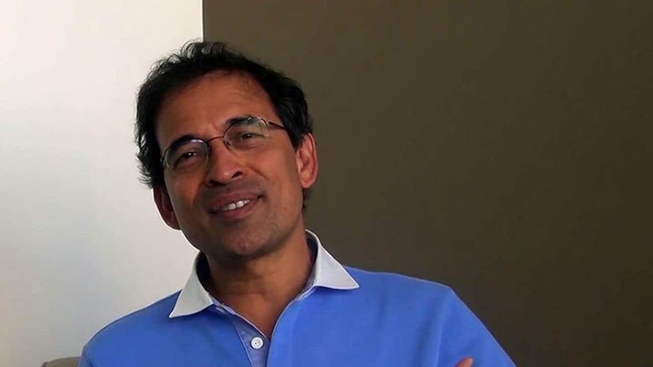 కోహ్లీ... బిసిసిఐ నిర్ణయాన్నే ప్రశ్నిస్తున్నావా...?: హర్షా బోగ్లే కోహ్లీ... బిసిసిఐ నిర్ణయాన్నే ప్రశ్నిస్తున్నావా...?: హర్షా బోగ్లే