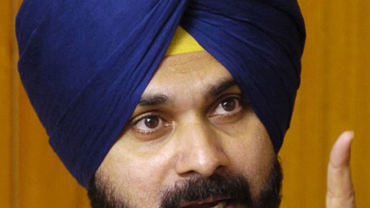 ಕ್ರಿಕೆಟರ್ ನವಜೋತ್ ಸಿಧು ಜೈಲಿಗೆ ಹೋಗ್ತಾರಾ ? ಕ್ರಿಕೆಟರ್ ನವಜೋತ್ ಸಿಧು ಜೈಲಿಗೆ ಹೋಗ್ತಾರಾ ?