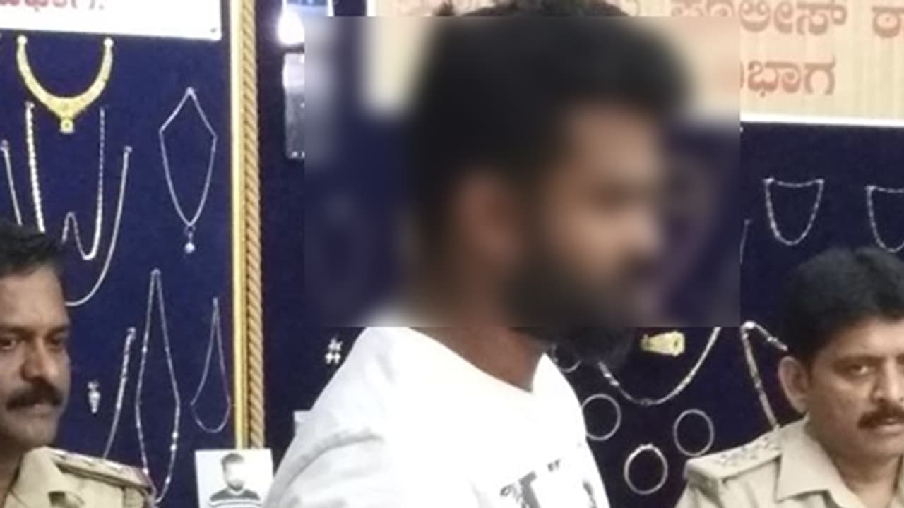 16 ವರ್ಷದಲ್ಲೇ ಕಳ್ಳತನ ಆರಂಭಿಸಿದ್ದ ಕುಖ್ಯಾತ ಕಳ್ಳನ ಬಂಧನ 16 ವರ್ಷದಲ್ಲೇ ಕಳ್ಳತನ ಆರಂಭಿಸಿದ್ದ ಕುಖ್ಯಾತ ಕಳ್ಳನ ಬಂಧನ