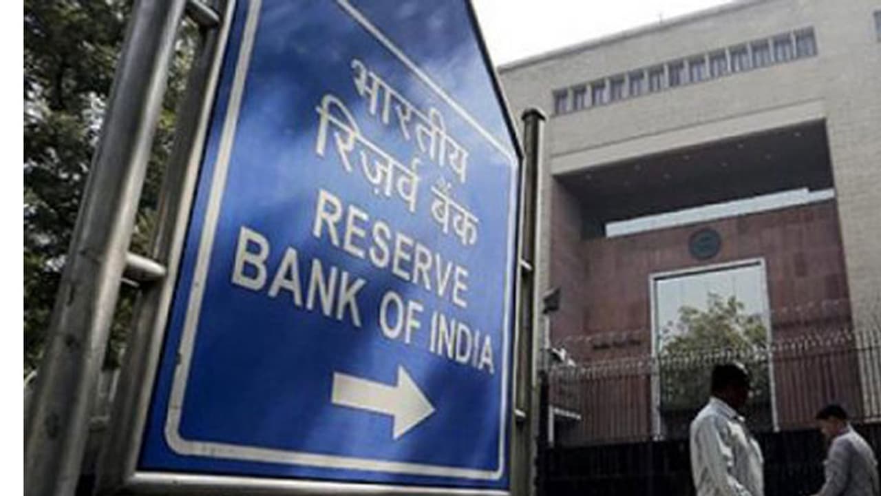 സുധാ ബാലകൃഷ്ണന് റിസര്വ് ബാങ്ക് ഓഫ് ഇന്ത്യയുടെ ആദ്യ വനിതാ സിഎഫ്ഒ സുധാ ബാലകൃഷ്ണന് റിസര്വ് ബാങ്ക് ഓഫ് ഇന്ത്യയുടെ ആദ്യ വനിതാ സിഎഫ്ഒ