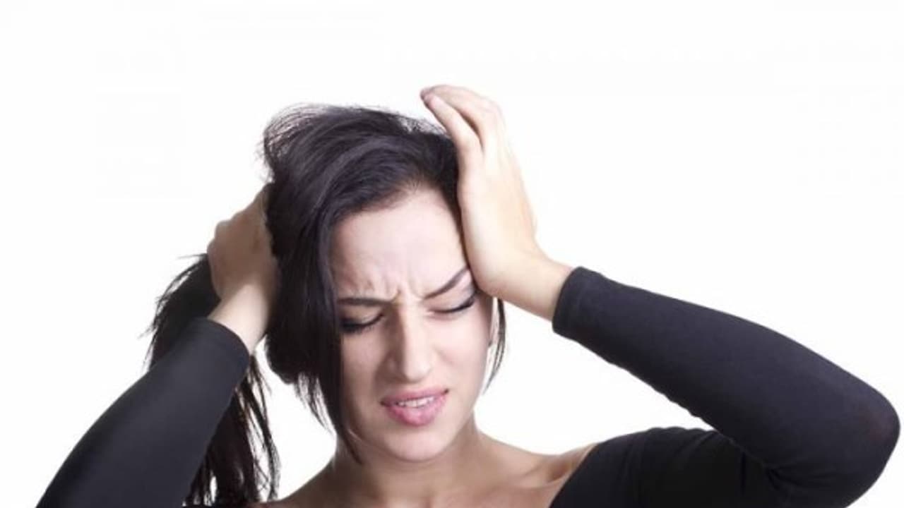 தலைவலியில் எத்தனை வகைகள் இருக்கு தெரியுமா? இதை வாசிங்க தெரியும்...