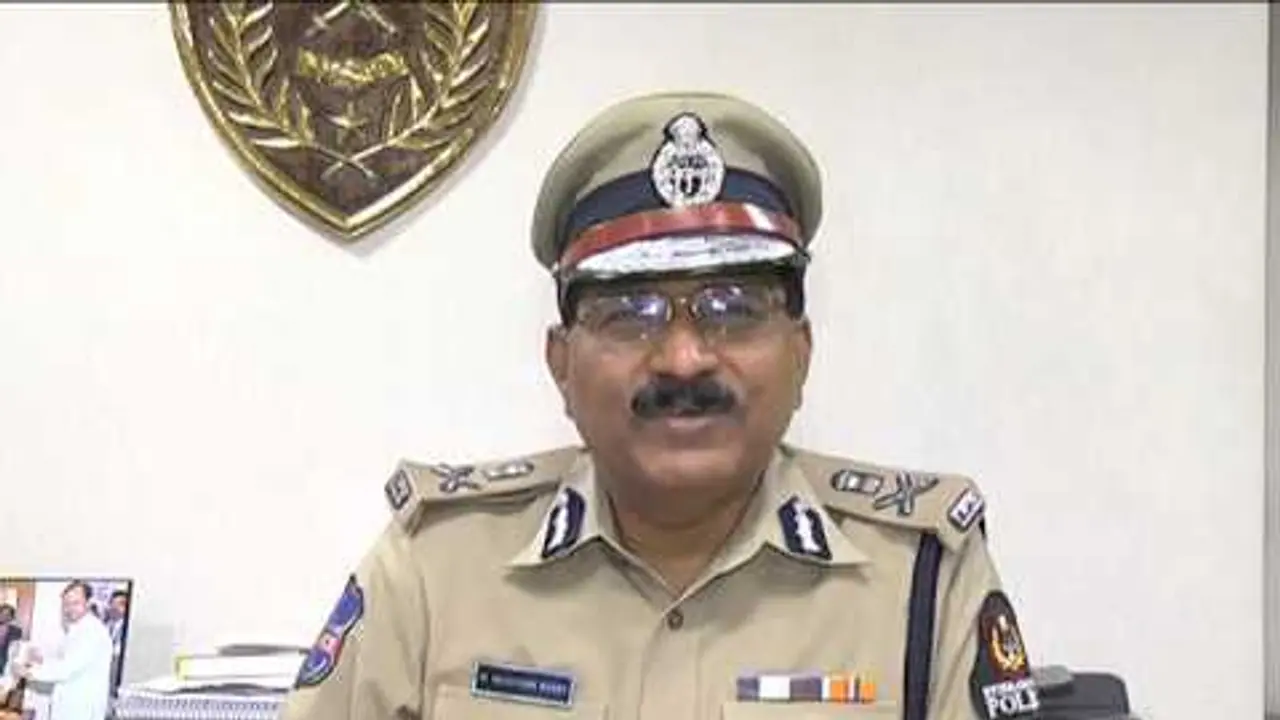 ఆ అపోహలను అధిగమించాం.. సీఎం కేసీఆర్కు థాంక్స్: పదవీ విరమణ కార్యక్రమంలో డీజీపీ మహేందర్ రెడ్డి.. ఆ అపోహలను అధిగమించాం.. సీఎం కేసీఆర్కు థాంక్స్: పదవీ విరమణ కార్యక్రమంలో డీజీపీ మహేందర్ రెడ్డి..