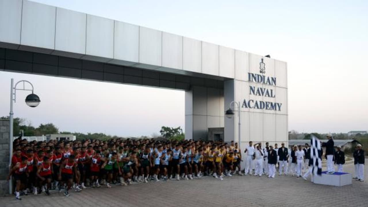 ഏഴിമല നാവിക അക്കാദമി പരിസരത്ത് ഡ്രോൺ പറത്തി; ഭീകരവിരുദ്ധ സേന അന്വേഷണം തുടങ്ങി ഏഴിമല നാവിക അക്കാദമി പരിസരത്ത് ഡ്രോൺ പറത്തി; ഭീകരവിരുദ്ധ സേന അന്വേഷണം തുടങ്ങി