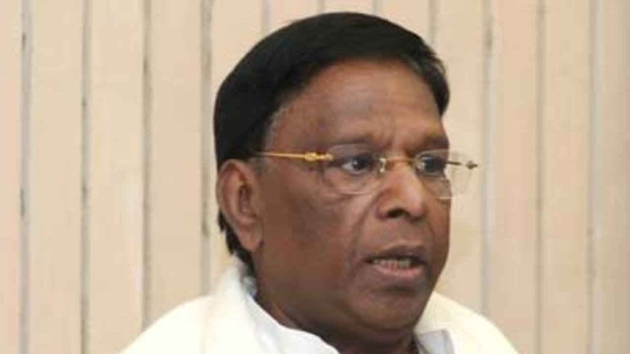 பெட்ரோல் டீசல் விலை குறைக்காமல் இருப்பதற்கு மத்திய அரசுதான் காரணம்; சொல்கிறார் புதுவை முதல்வர் நாராயணசாமி! பெட்ரோல் டீசல் விலை குறைக்காமல் இருப்பதற்கு மத்திய அரசுதான் காரணம்; சொல்கிறார் புதுவை முதல்வர் நாராயணசாமி!