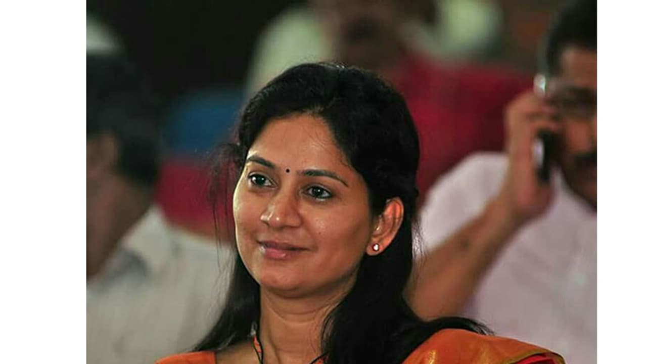 മാധ്യമപ്രവർത്തകർക്കെതിരായ വിവാദപരാമർശത്തിൽ പ്രതിഭ എംഎൽഎയെ തള്ളി സിപിഎം ജില്ലാ നേതൃത്വം