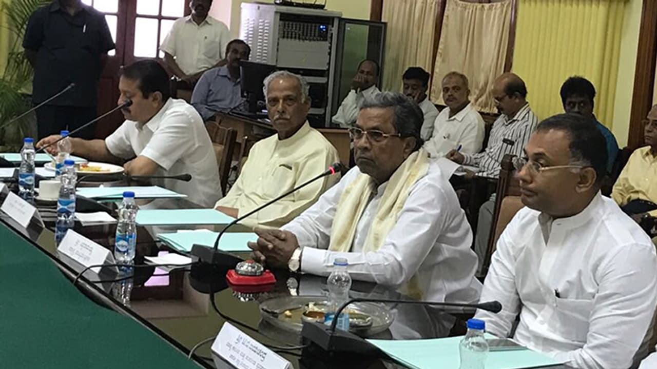 ಸಂಪುಟ ವಿಸ್ತರಣೆಗೆ ಮುಖ್ಯಮಂತ್ರಿ ಮೇಲೆ ಒತ್ತಡ ಸಂಪುಟ ವಿಸ್ತರಣೆಗೆ ಮುಖ್ಯಮಂತ್ರಿ ಮೇಲೆ ಒತ್ತಡ