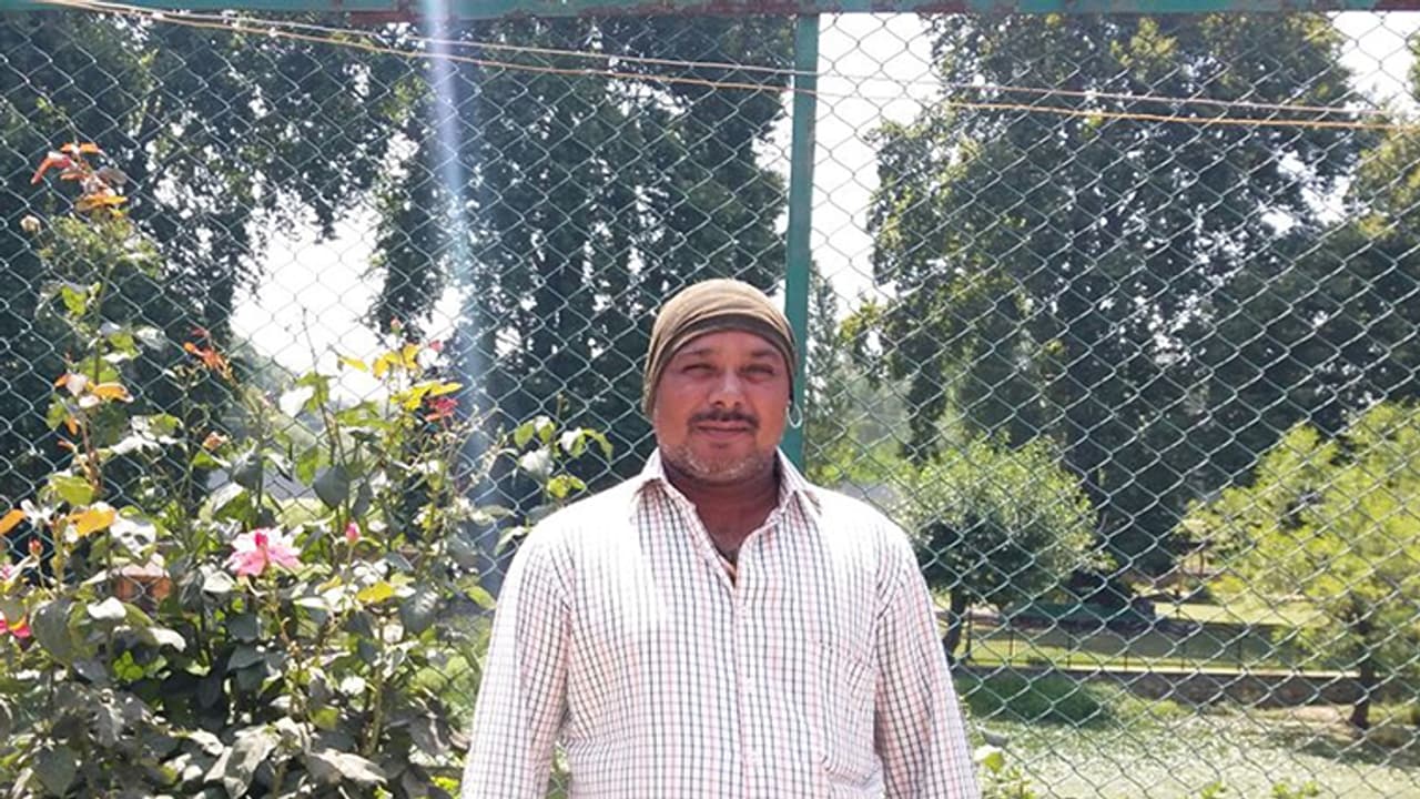 ಹೀರೋ ಆದ ಗಫೂರ್; ಉಗ್ರರ ಗುಂಡಿನ ದಾಳಿಯಿಂದ 51 ಮಂದಿಯ ಪ್ರಾಣ ಉಳಿಸಿದ ಸಾಹಸಿಗನ ಕಥೆ..! ಹೀರೋ ಆದ ಗಫೂರ್; ಉಗ್ರರ ಗುಂಡಿನ ದಾಳಿಯಿಂದ 51 ಮಂದಿಯ ಪ್ರಾಣ ಉಳಿಸಿದ ಸಾಹಸಿಗನ ಕಥೆ..!