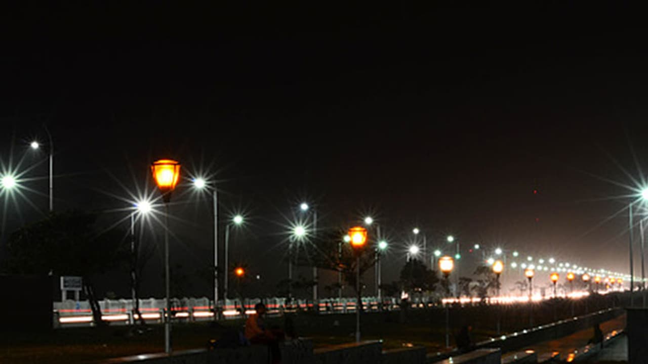 ಹುಬ್ಬಳ್ಳಿ ಧಾರವಾಡದಲ್ಲಿ ಎಲ್ಇಡಿ ಬೀದಿ ದೀಪ ಬೆಳಗೊದು ಯಾವಾಗ? ಹುಬ್ಬಳ್ಳಿ ಧಾರವಾಡದಲ್ಲಿ ಎಲ್ಇಡಿ ಬೀದಿ ದೀಪ ಬೆಳಗೊದು ಯಾವಾಗ?