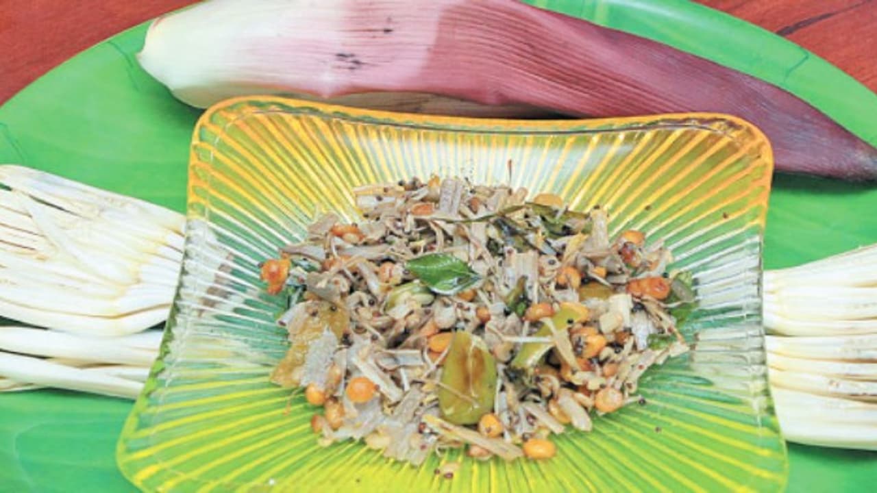 வாழைப்பூவை நாம் கட்டாயம் உணவில் சேர்த்துக் கொள்ள வேண்டும். ஏன்? வாழைப்பூவை நாம் கட்டாயம் உணவில் சேர்த்துக் கொள்ள வேண்டும். ஏன்?