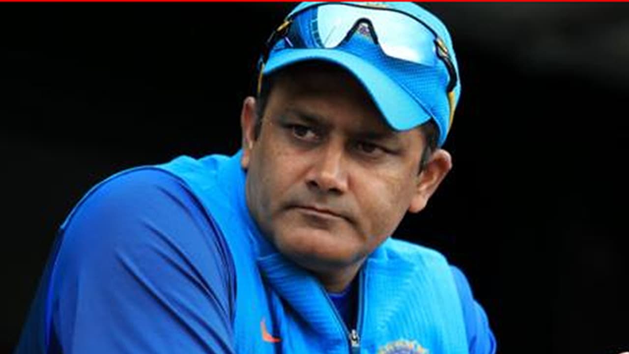 ಮಲ ಮಗಳ ಪಾಸ್ಪೋರ್ಟ್ಗೆ ಸಹಿ: ಕುಂಬ್ಳೆಗೆ ಸಂಕಷ್ಟ ಮಲ ಮಗಳ ಪಾಸ್ಪೋರ್ಟ್ಗೆ ಸಹಿ: ಕುಂಬ್ಳೆಗೆ ಸಂಕಷ್ಟ