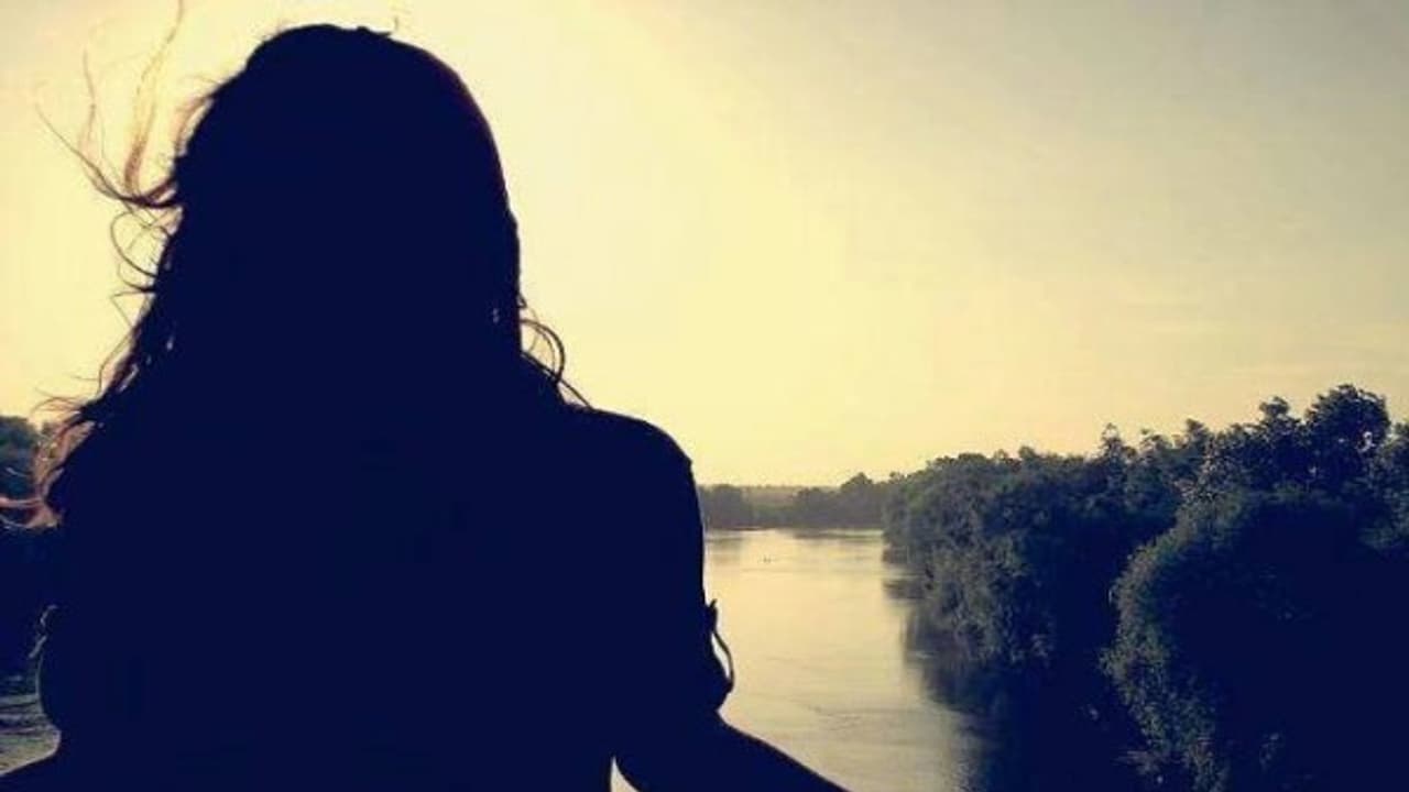 திருமணம் ஆன ஓரிரு ஆண்டுகளில் விவாகரத்து முடிவு எடுத்த பிரபல நடிகை...! திருமணம் ஆன ஓரிரு ஆண்டுகளில் விவாகரத்து முடிவு எடுத்த பிரபல நடிகை...!