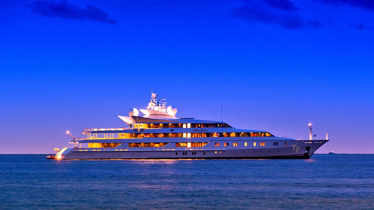 1200 സഞ്ചാരികളുമായി ആഡംബര കപ്പൽ കൊച്ചിയിലേക്ക്