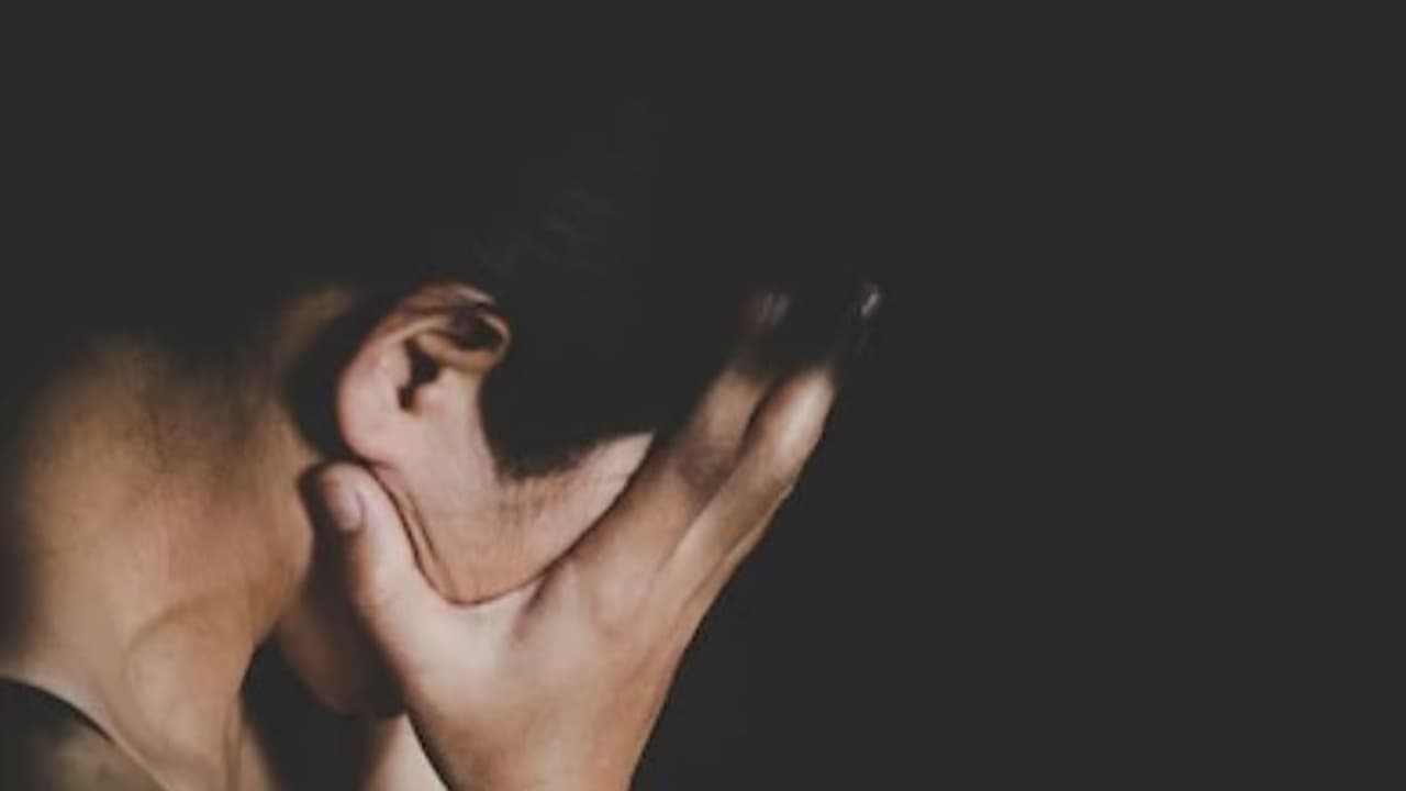 பெற்ற மகளையே ஐந்து வருடங்களாக கற்பழித்த காம கொடூர தந்தை! காஞ்சிபுரத்தில் நடந்த வெறியாட்டம்... பெற்ற மகளையே ஐந்து வருடங்களாக கற்பழித்த காம கொடூர தந்தை! காஞ்சிபுரத்தில் நடந்த வெறியாட்டம்...