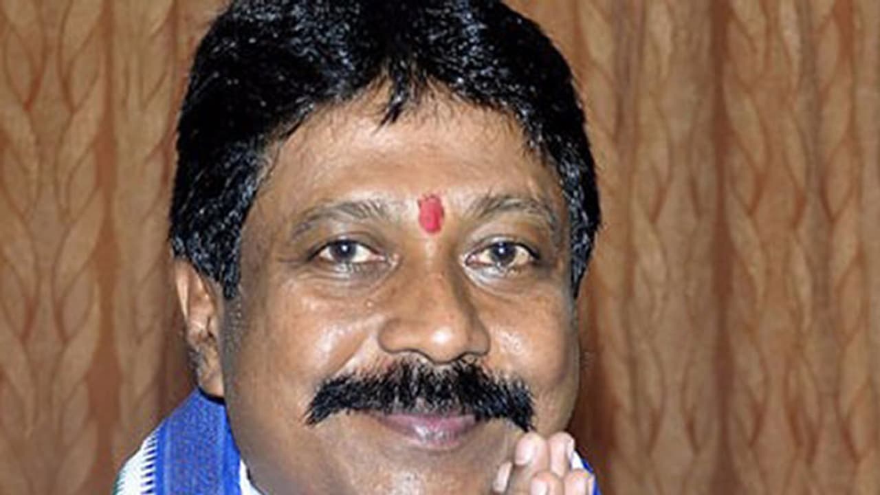 వైసీపీ ఎమ్మెల్యేల్లో అసంతృప్తి నిజమే.. జగన్కు అనుభవం లేదు : ఆదోనీ ఎమ్మెల్యే సంచలన వ్యాఖ్యలు వైసీపీ ఎమ్మెల్యేల్లో అసంతృప్తి నిజమే.. జగన్కు అనుభవం లేదు : ఆదోనీ ఎమ్మెల్యే సంచలన వ్యాఖ్యలు