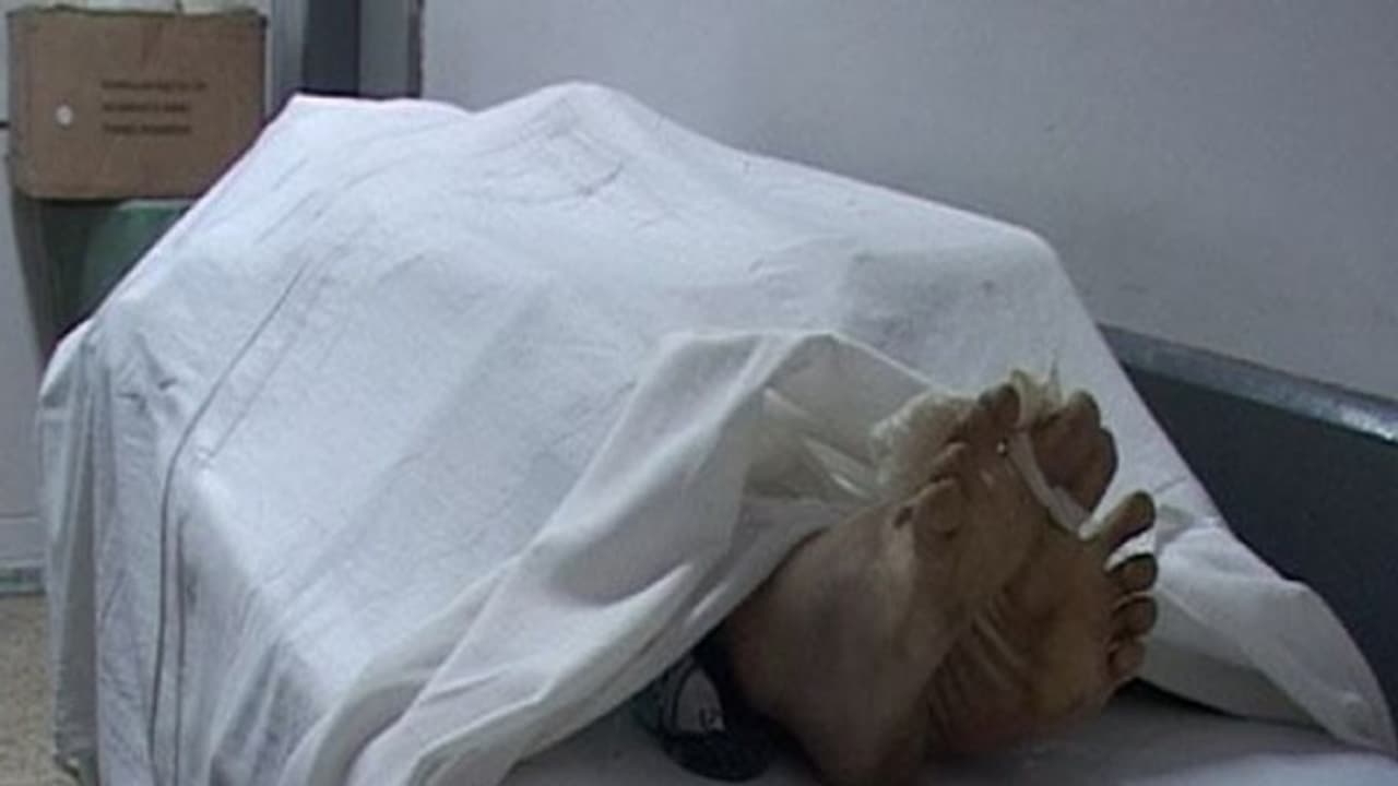 இறந்த தாயை அடக்கம் செய்யாமல்...! 5 மாதம் மகன்கள் செய்த கேவலமான செயல்...! இறந்த தாயை அடக்கம் செய்யாமல்...! 5 மாதம் மகன்கள் செய்த கேவலமான செயல்...!