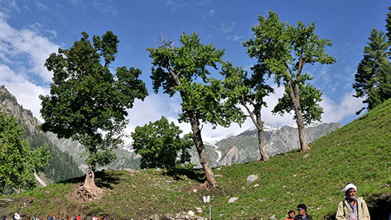 Amarnath Yatra: Steady flow of pilgrims on first 2 days Amarnath Yatra: Steady flow of pilgrims on first 2 days