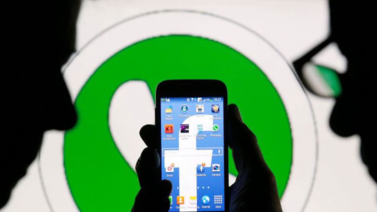 ಸಂಕಟದಲ್ಲಿ ವಾಟ್ಸಪ್, ಫೇಸ್'ಬುಕ್ : ಆತಂಕಕ್ಕೆ ಏನು ಕಾರಣ ಗೊತ್ತೆ ? ಸಂಕಟದಲ್ಲಿ ವಾಟ್ಸಪ್, ಫೇಸ್'ಬುಕ್ : ಆತಂಕಕ್ಕೆ ಏನು ಕಾರಣ ಗೊತ್ತೆ ?