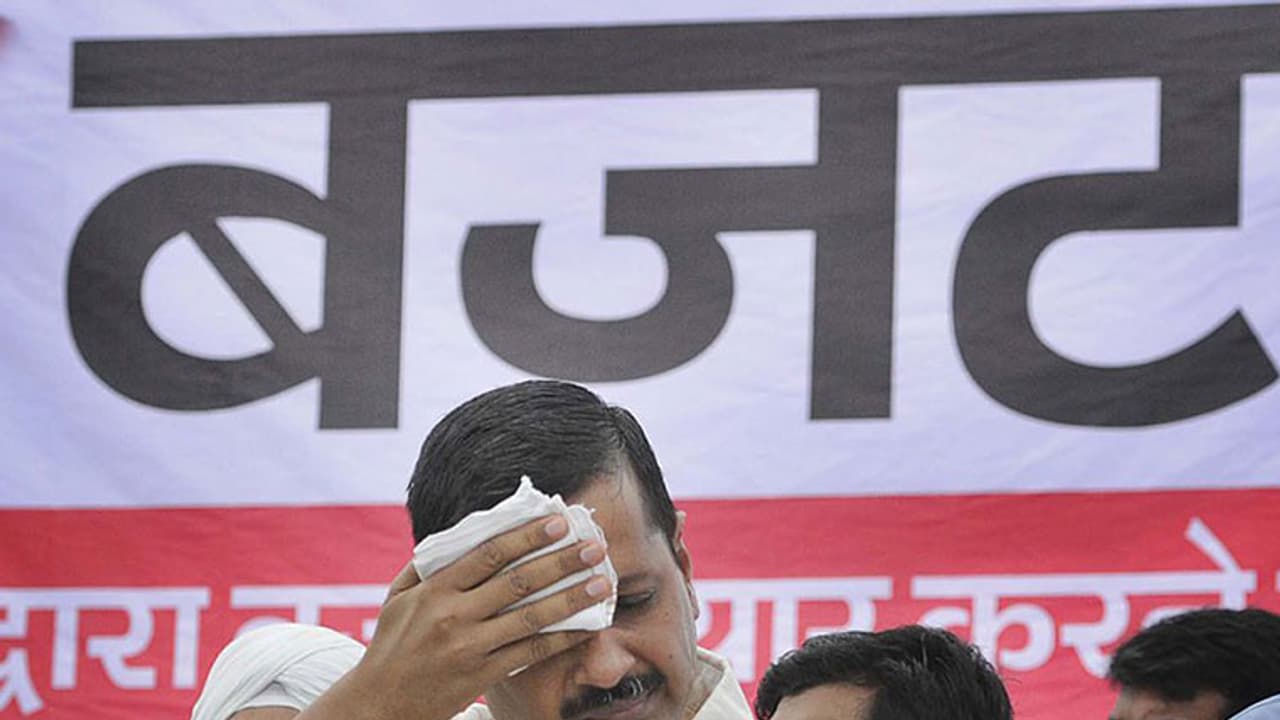 ಕೇಜ್ರಿವಾಲ್ ಮೇಲೆ ಶೂ ಎಸೆತ; ಮೋದಿ ಮೇಲೆ ಆರೋಪ