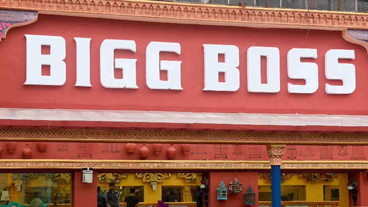 బిగ్ బాస్ హౌస్ లో భారీ అగ్నిప్రమాదం బిగ్ బాస్ హౌస్ లో భారీ అగ్నిప్రమాదం