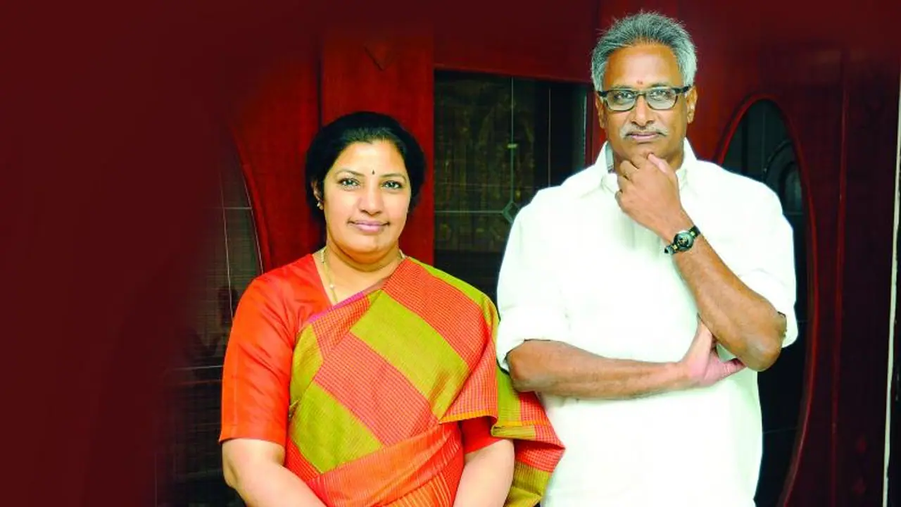 దగ్గుబాటి దంపతులకు జగన్ అల్టిమేటం: ప్రస్తుతానికి సేఫ్, వారం రోజుల తర్వాత.... దగ్గుబాటి దంపతులకు జగన్ అల్టిమేటం: ప్రస్తుతానికి సేఫ్, వారం రోజుల తర్వాత....