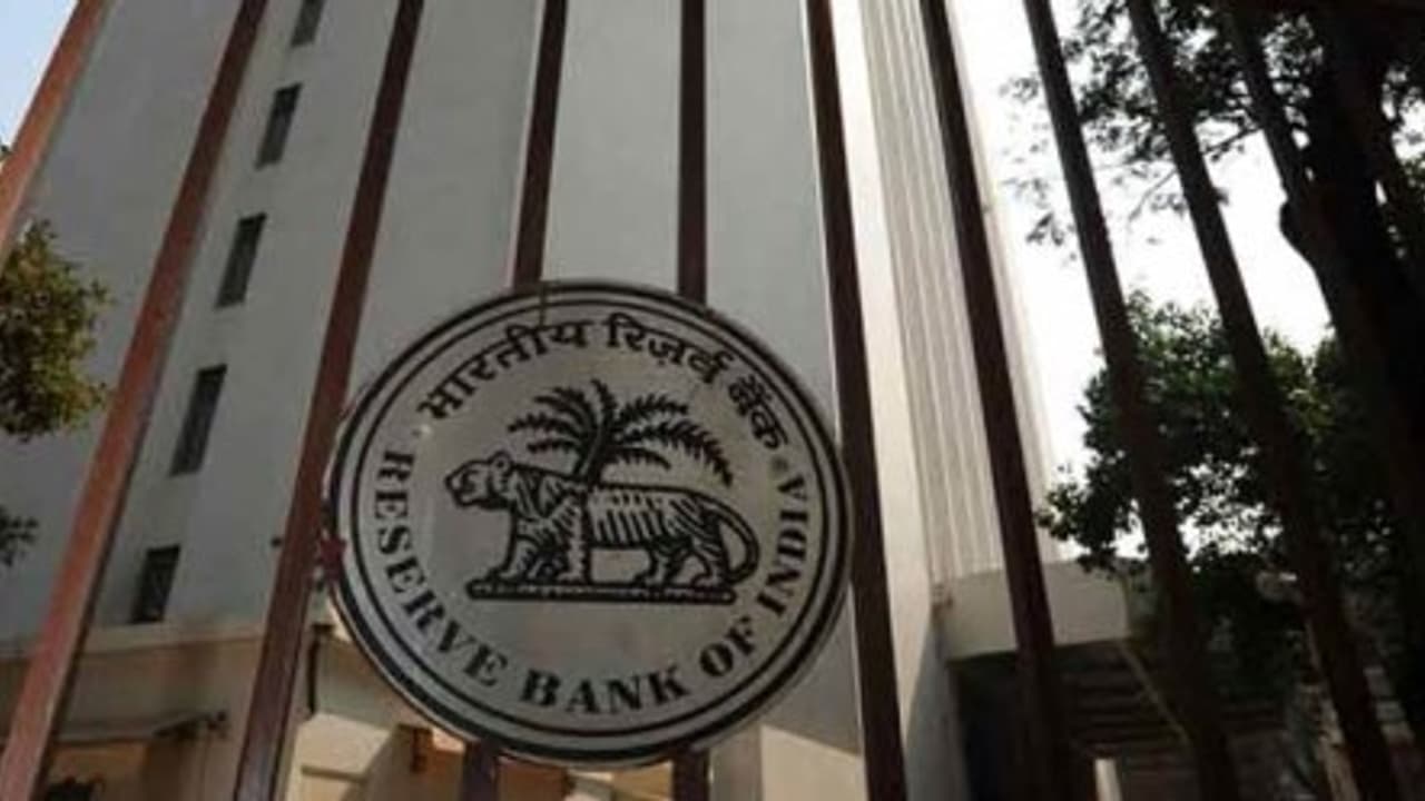 தமிழக உற்பத்தி துறையில் சரிவு: ரிசர்வ் வங்கி அறிக்கை தமிழக உற்பத்தி துறையில் சரிவு: ரிசர்வ் வங்கி அறிக்கை