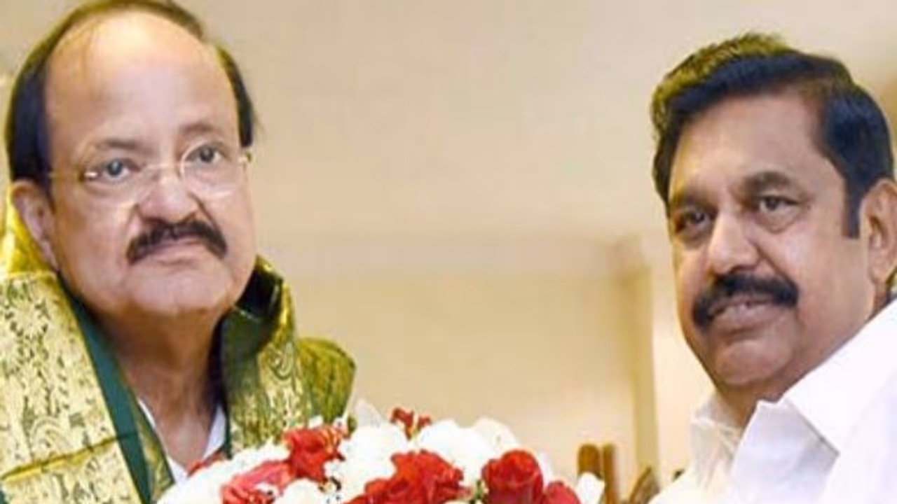 நாளை மறுநாள் பதவி ஏற்கிறார் வெங்கையா டெல்லி செல்கிறார் முதல்வர்!! நாளை மறுநாள் பதவி ஏற்கிறார் வெங்கையா டெல்லி செல்கிறார் முதல்வர்!!