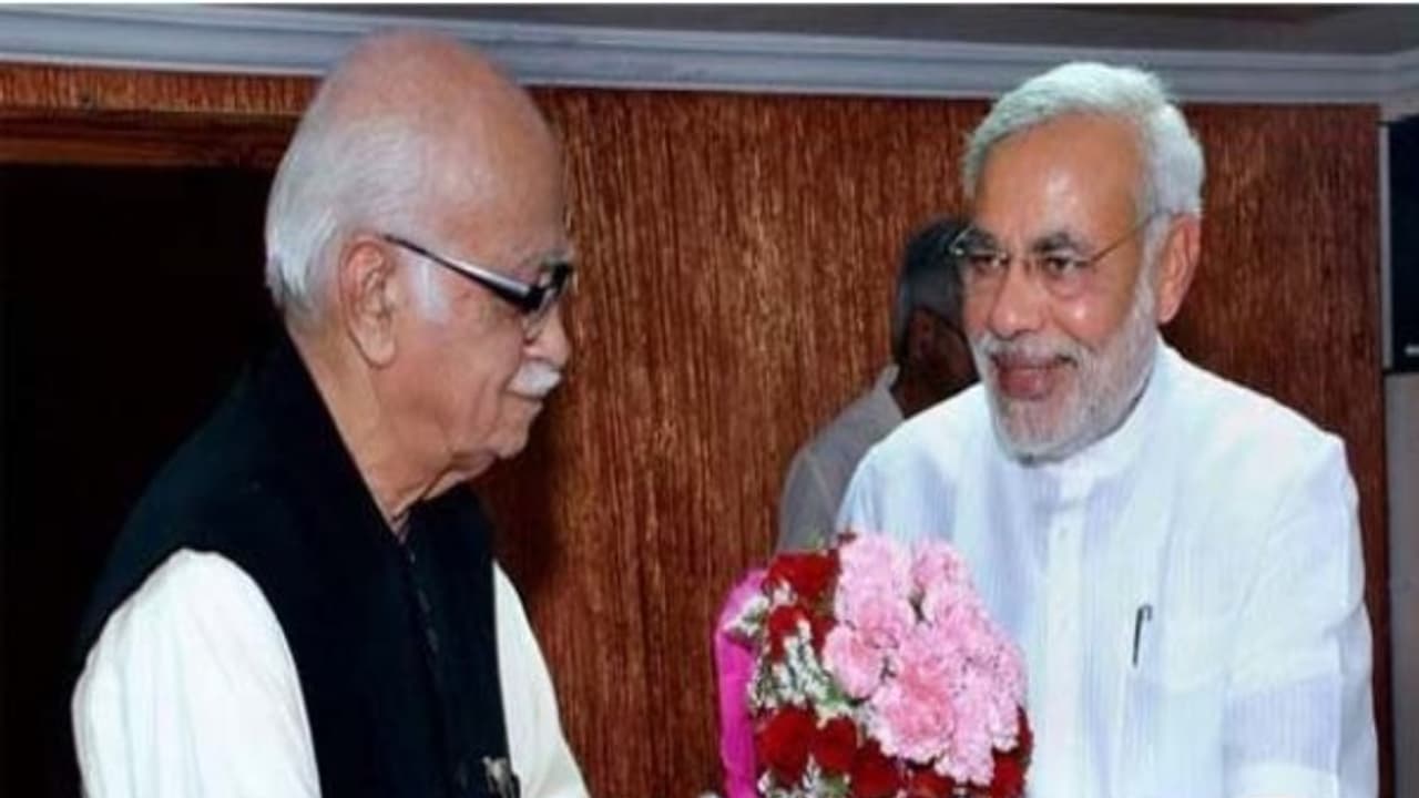 90 வது பிறந்தநாளைக் கொண்டாடினார் அத்வானி பிரதமர் மோடி, மத்திய அமைச்சர்கள் வாழ்த்து 90 வது பிறந்தநாளைக் கொண்டாடினார் அத்வானி பிரதமர் மோடி, மத்திய அமைச்சர்கள் வாழ்த்து