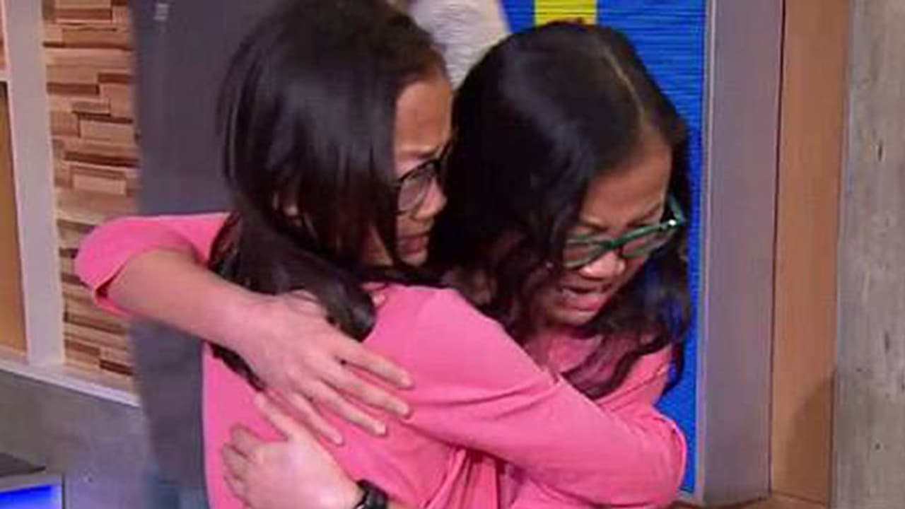 വര്ഷങ്ങളുടെ അനാഥത്വത്തിനുശേഷം ആ ഇരട്ട സഹോദരിമാര് കണ്ടുമുട്ടി! വര്ഷങ്ങളുടെ അനാഥത്വത്തിനുശേഷം ആ ഇരട്ട സഹോദരിമാര് കണ്ടുമുട്ടി!